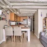 Superb 2 Bedroom Flat In Le Marais Neighborhood